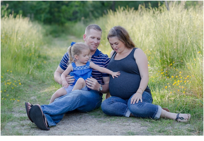 un Outdoors Virginia Beach Family Maternity Session