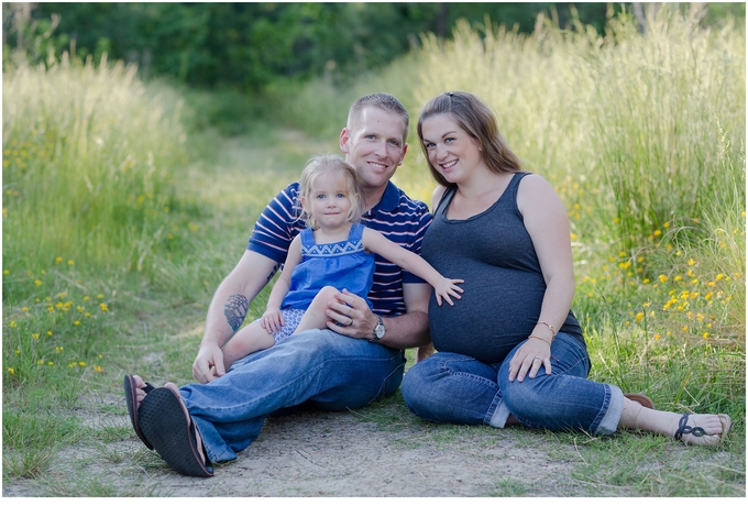 un Outdoors Virginia Beach Family Maternity Session