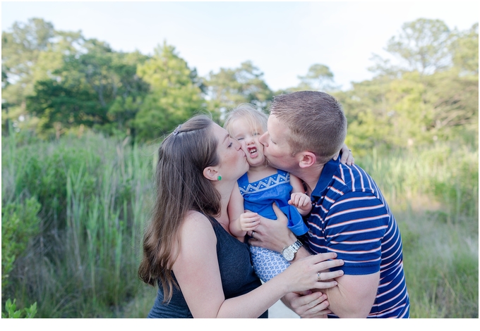 un Outdoors Virginia Beach Family Maternity Session