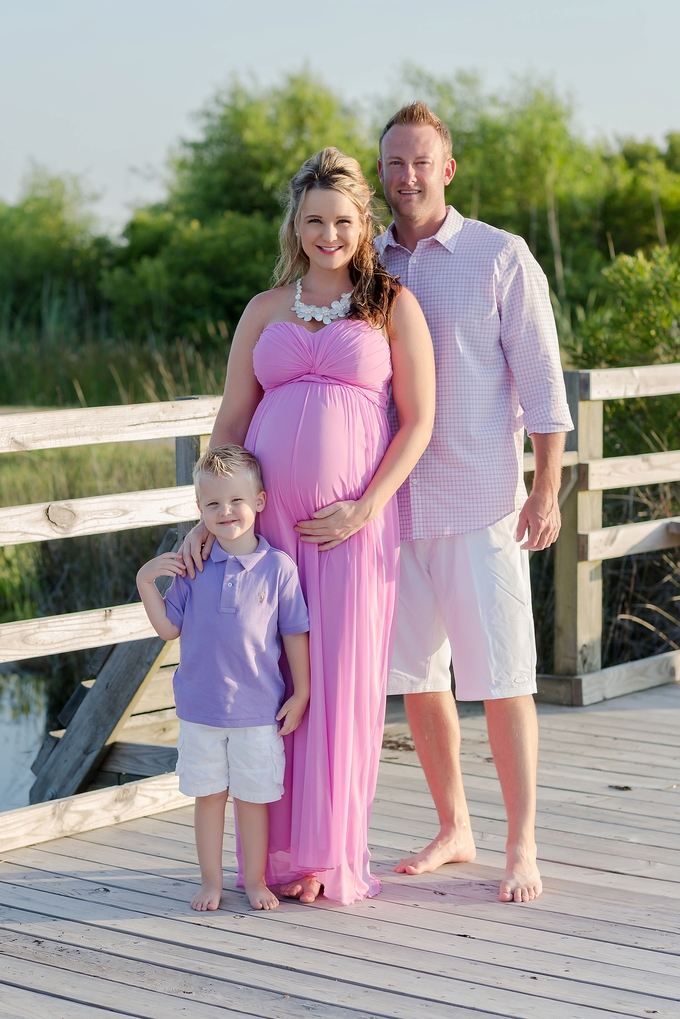 Beautiful Coastal Family maternity session with Brooke Tucker Photography