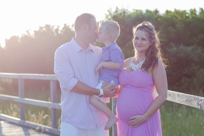 Beautiful Coastal Family maternity session with Brooke Tucker Photography