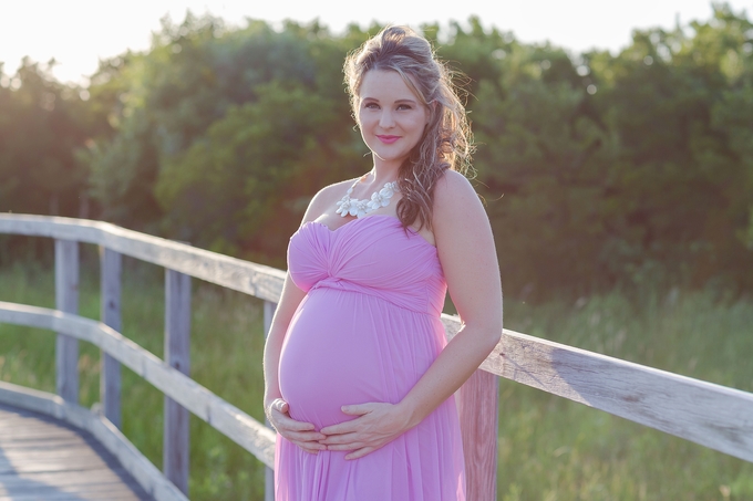 Beautiful Coastal Family maternity session with Brooke Tucker Photography