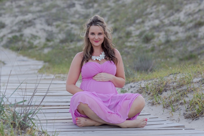 Beautiful Coastal Family maternity session with Brooke Tucker Photography