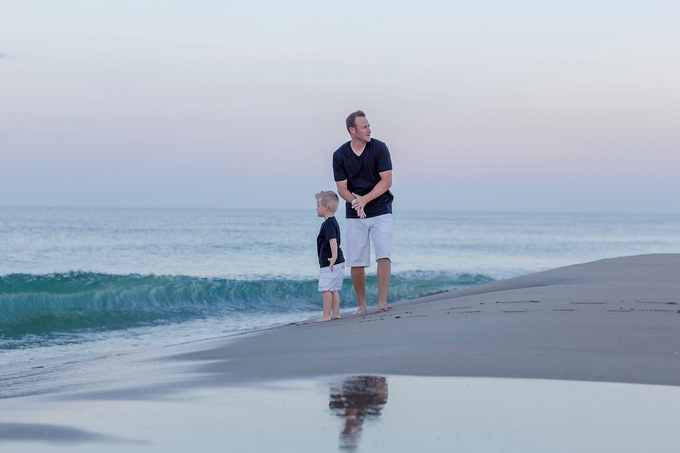 Beautiful Coastal Family maternity session with Brooke Tucker Photography