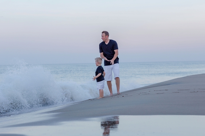 Beautiful Coastal Family maternity session with Brooke Tucker Photography