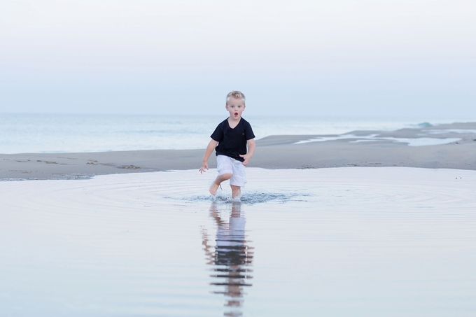 Beautiful Coastal Family maternity session with Brooke Tucker Photography