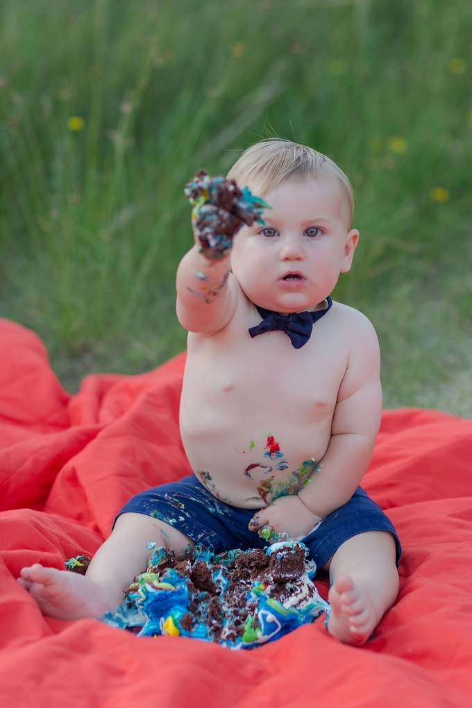 Virginia Beach Cake Smash Photographer Brooke Tucker