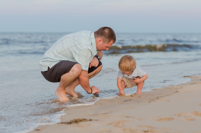 Lifestyle Beach Maternity Session by Brooke Tucker Photography