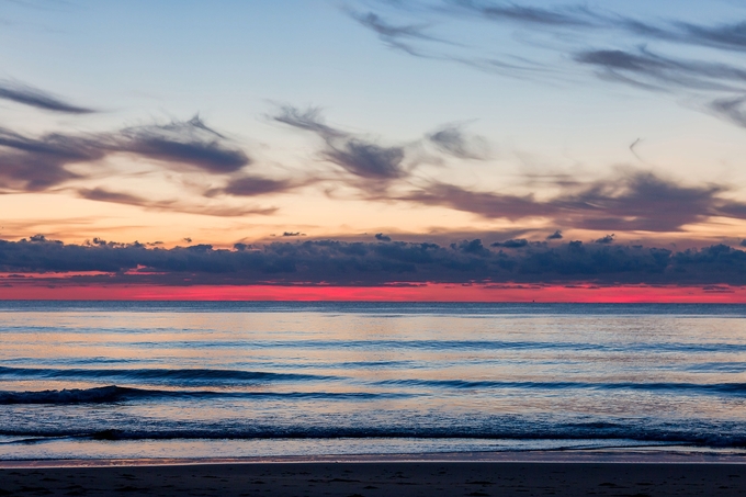 Beautiful Sunrise Surfing Cake Smash by Brooke Tucker Photography