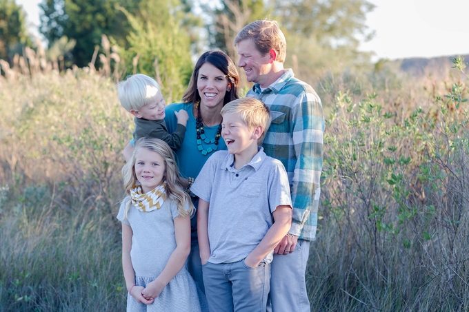 Teal and Grey Outdoor Family lifestyle photography by Brooke Tucker