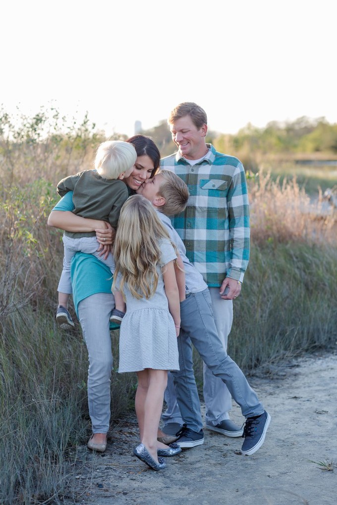 Teal and Grey Outdoor Family lifestyle photography by Brooke Tucker