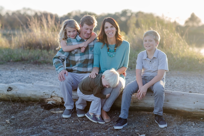 Teal and Grey Outdoor Family lifestyle photography by Brooke Tucker