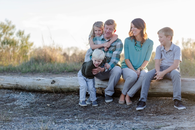 Teal and Grey Outdoor Family lifestyle photography by Brooke Tucker