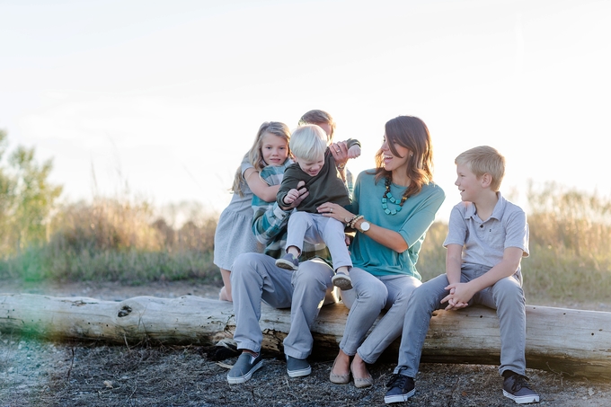 Teal and Grey Outdoor Family lifestyle photography by Brooke Tucker