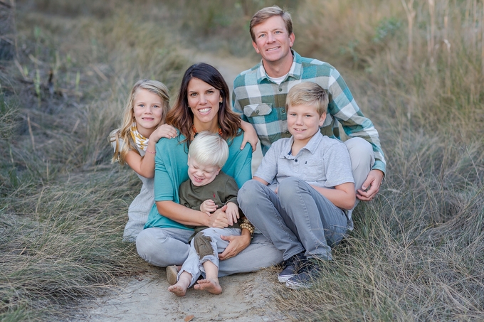 Teal and Grey Outdoor Family lifestyle photography by Brooke Tucker