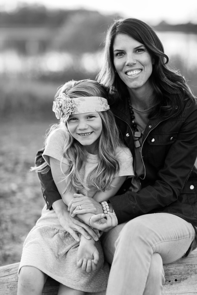 Teal and Grey Outdoor Family lifestyle photography by Brooke Tucker