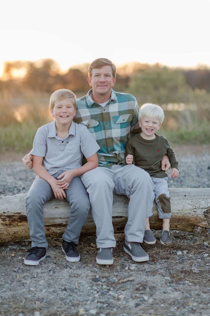 Teal and Grey Outdoor Family lifestyle photography by Brooke Tucker