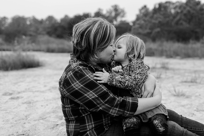 Outdoor lifestyle family session by Brooke Tucker Photography