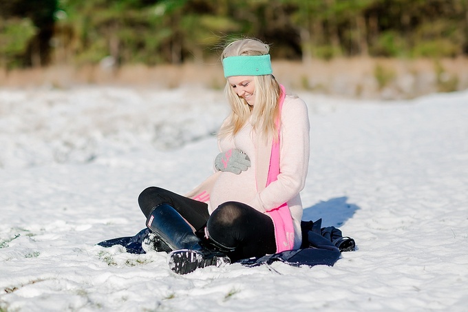 Beautiful Virginia Beach Snowy Maternity Session by Brooke Tucker Photography