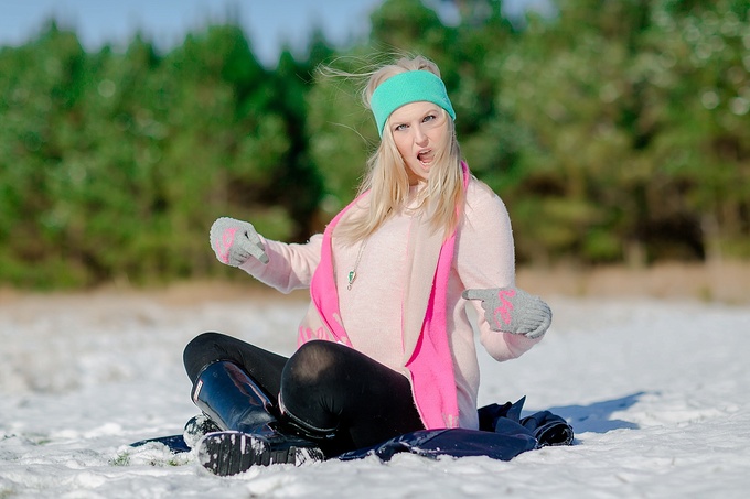 Beautiful Virginia Beach Snowy Maternity Session by Brooke Tucker Photography