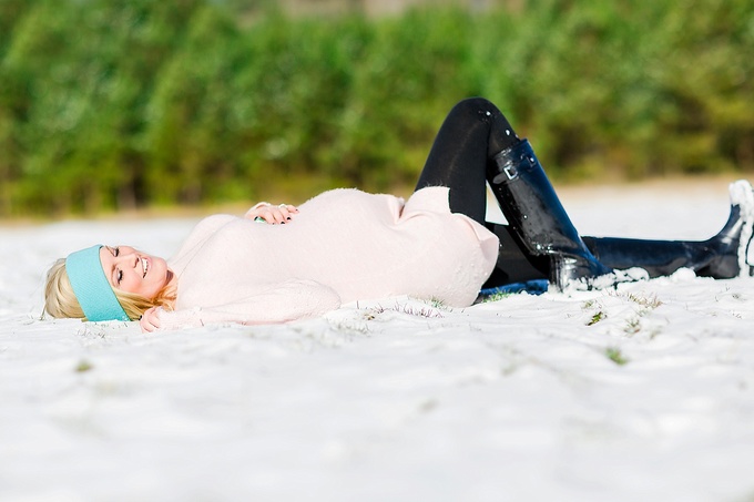 Beautiful Virginia Beach Snowy Maternity Session by Brooke Tucker Photography