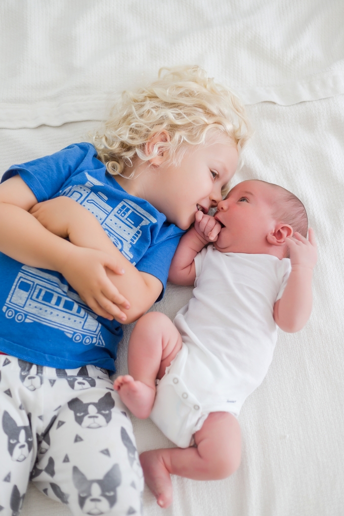 Comfortable in home Lifestyle newborn photography by brooke tucker photography