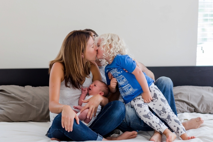 Comfortable in home Lifestyle newborn photography by brooke tucker photography