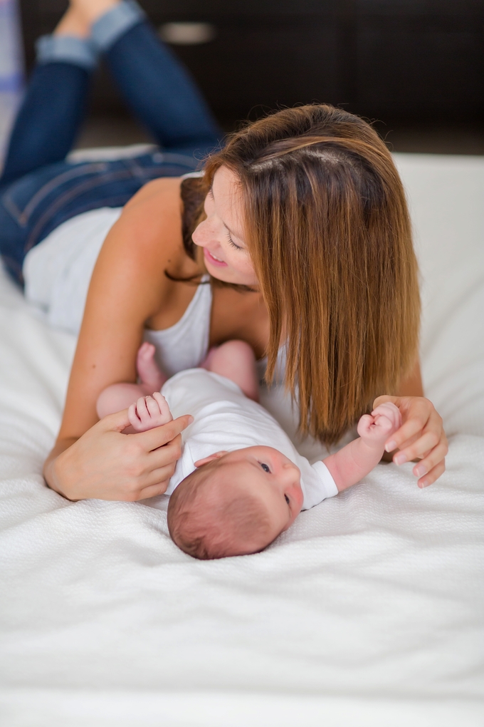 Comfortable in home Lifestyle newborn photography by brooke tucker photography