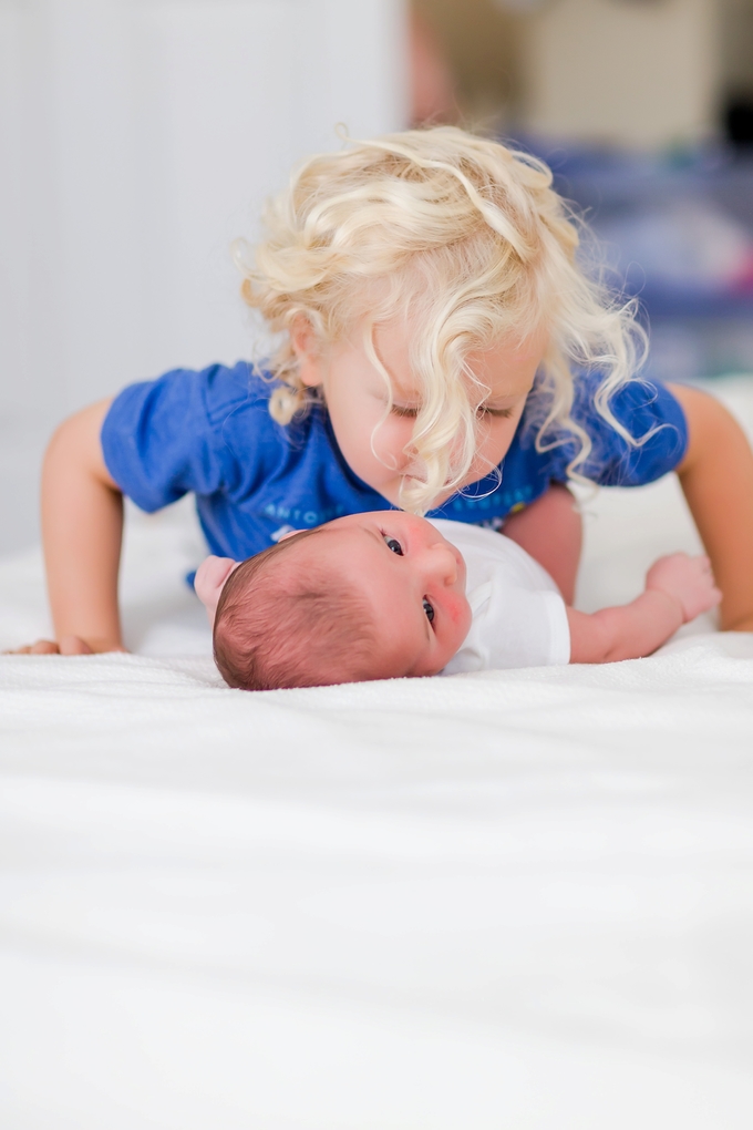 Comfortable in home Lifestyle newborn photography by brooke tucker photography