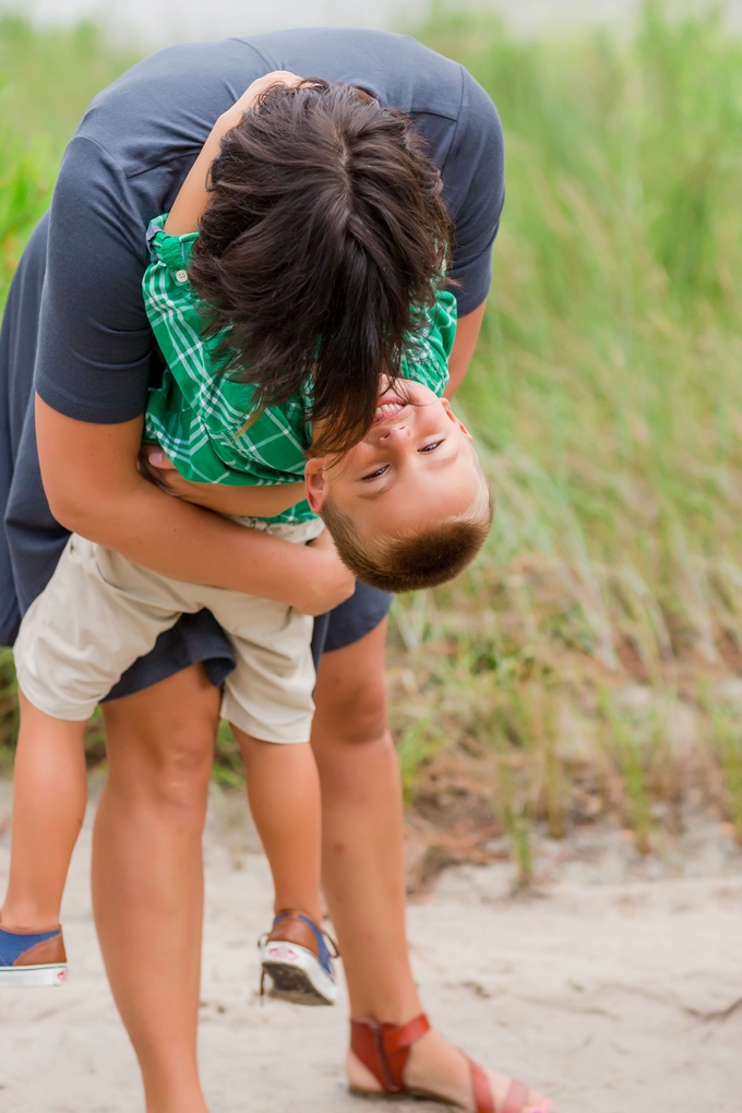 Beautiful Outdoor Family Lifestyle Photography Session | Brooke tucker photography