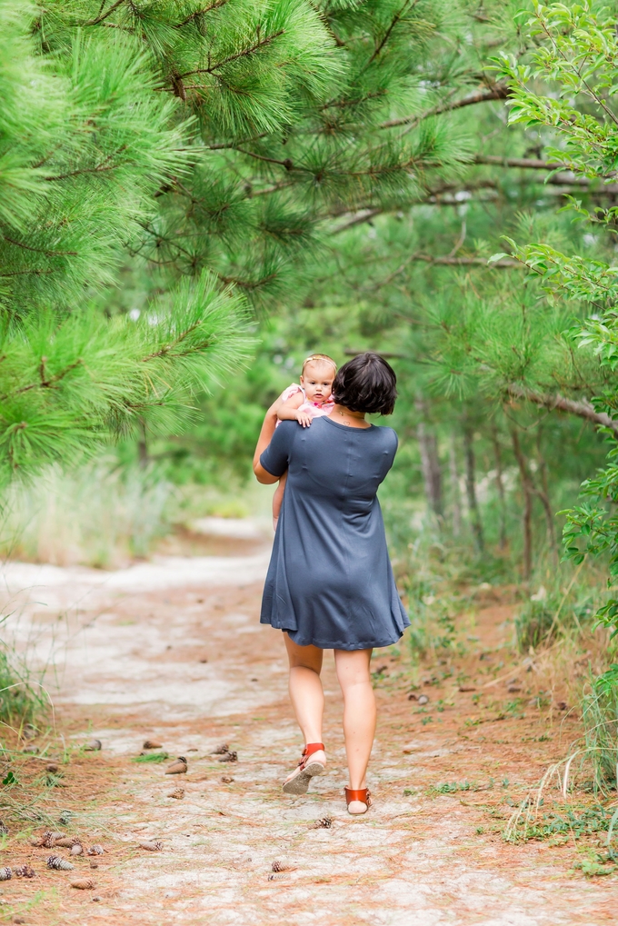 Beautiful Outdoor Family Lifestyle Photography Session | Brooke tucker photography