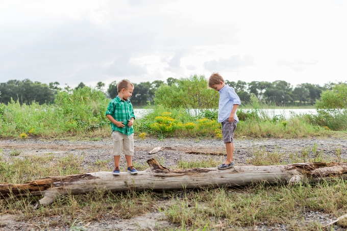 Beautiful Outdoor Family Lifestyle Photography Session | Brooke tucker photography