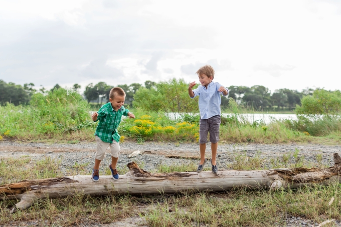 Beautiful Outdoor Family Lifestyle Photography Session | Brooke tucker photography