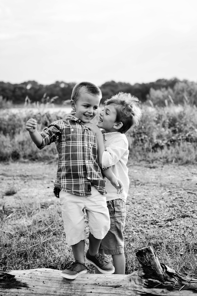 Beautiful Outdoor Family Lifestyle Photography Session | Brooke tucker photography