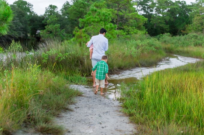 Beautiful Outdoor Family Lifestyle Photography Session | Brooke tucker photography