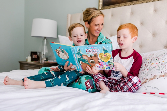 Christmas Pajamas and Milk with Mommy Lifestyle photography Session by Brooke Tucker Photography