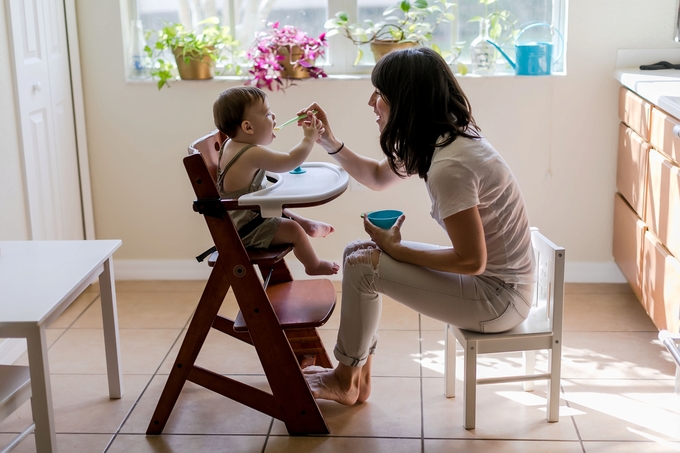 Rachel and Hux beautiful in home lifestyle session