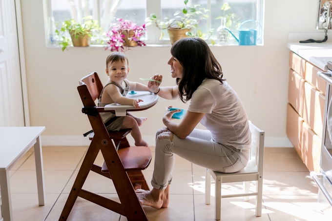 Rachel and Hux beautiful in home lifestyle session