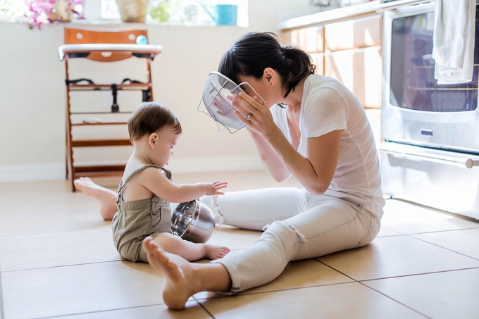 Rachel and Hux beautiful in home lifestyle session