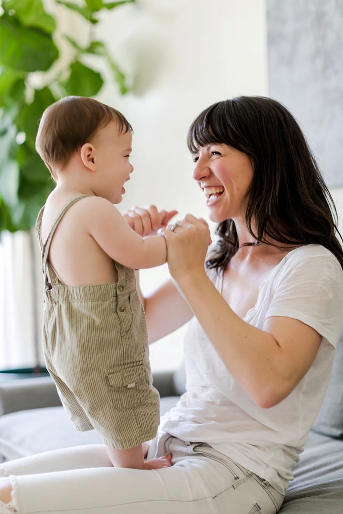 Rachel and Hux beautiful in home lifestyle session