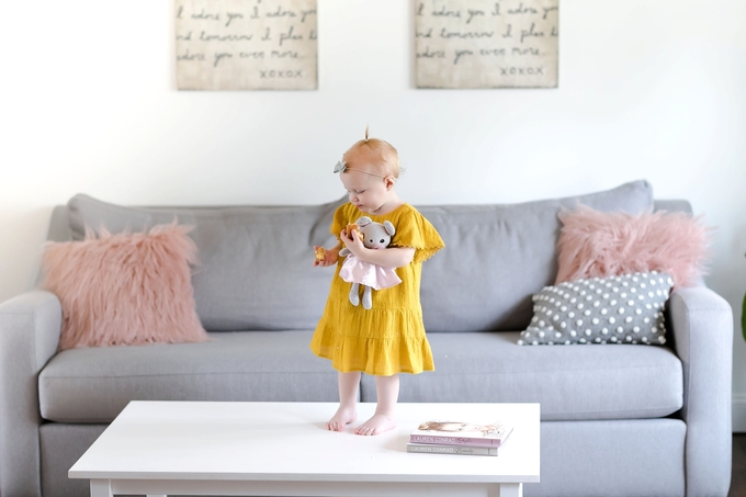 Indoor Mommy and Me, Pillow Fight