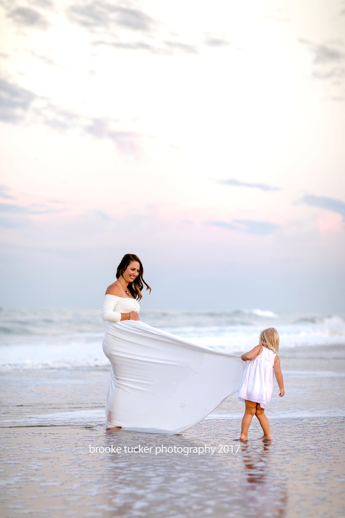 Beautiful beach mother and daughter photographer, virginia beach child and family photographer brooke tucker photography