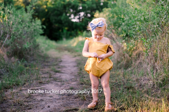 Beautiful outdoor family portraits, Virginia Child and Family photographer brooke tucker