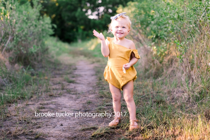 Beautiful outdoor family portraits, Virginia Child and Family photographer brooke tucker