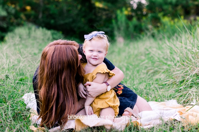 Beautiful outdoor family portraits, Virginia Child and Family photographer brooke tucker