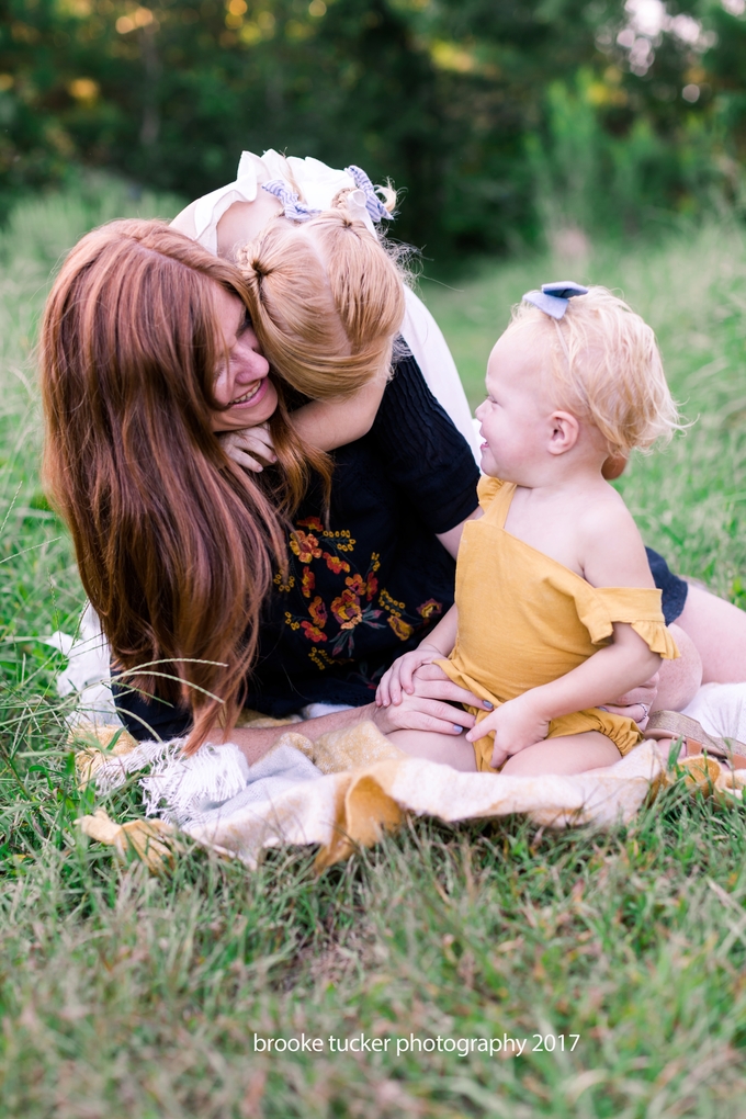 Beautiful outdoor family portraits, Virginia Child and Family photographer brooke tucker