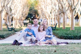 Florida child and family photographer Brooke Tucker,beautiful sun filled outdoor lifestyle family portraits