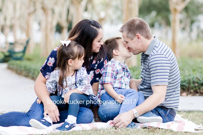 beautiful outdoor florida lifestyle family portraits brooke tucker photography