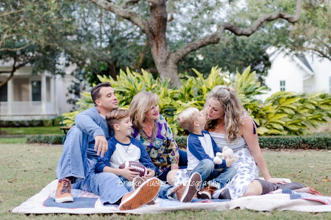 beautiful Florida outdoor family lifestyle session, child and family lifestyle photographer brooke tucker photography