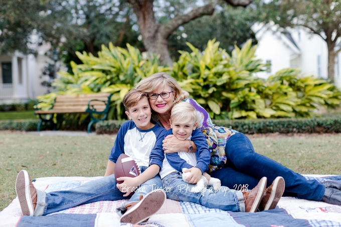 beautiful Florida outdoor family lifestyle session, child and family lifestyle photographer brooke tucker photography